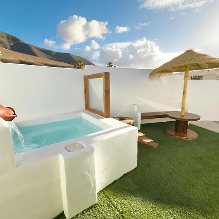 Bungalow Ahul Famara Con Pequena Piscina Exterior photo