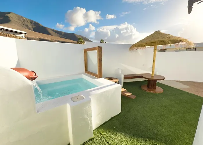 Bungalow Ahul Famara Con Pequena Piscina