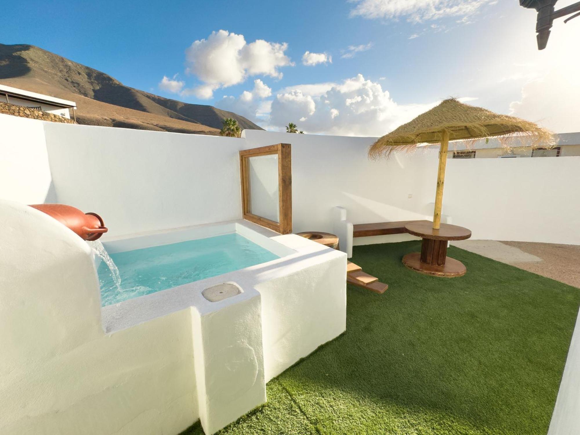 Ahul Con Pequena Piscina Holiday home Famara